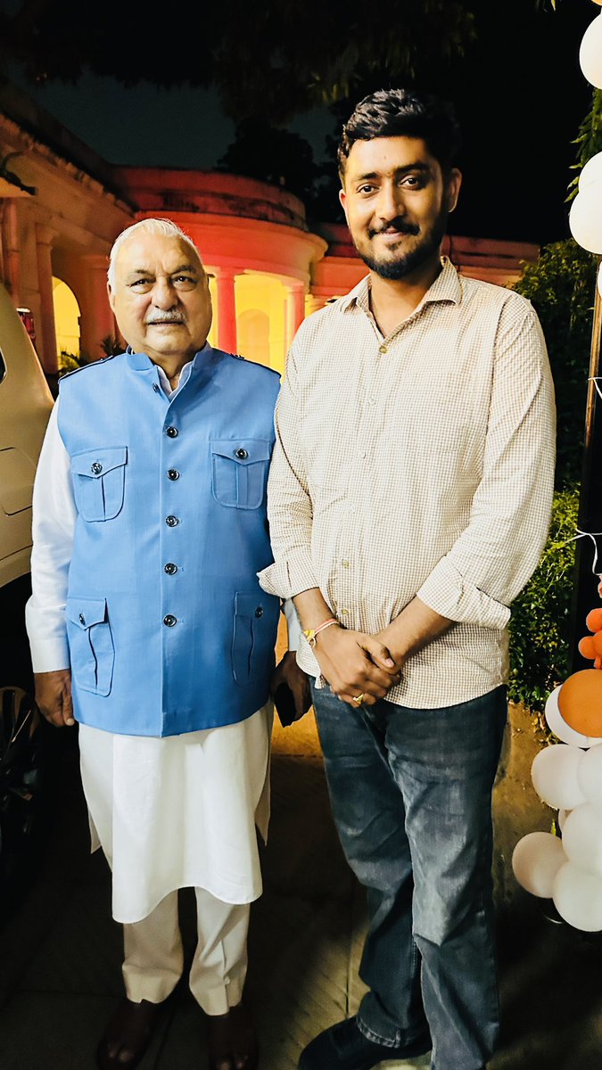 deepakchoudhry_'s tweet photo. हरियाणा की राजनीति के सशक्त स्वर, पूर्व मुख्यमंत्री एवं हमारे आदरणीय नेता चौ. Bhupinder Singh Hooda जी को हरियाणा विधानसभा में नेता प्रतिपक्ष नियुक्त किए जाने पर हार्दिक बधाई एवं शुभकामनाएं।
@BhupinderShooda 
@DeependerSHooda https://t.co/s5MuvFJ7Ju