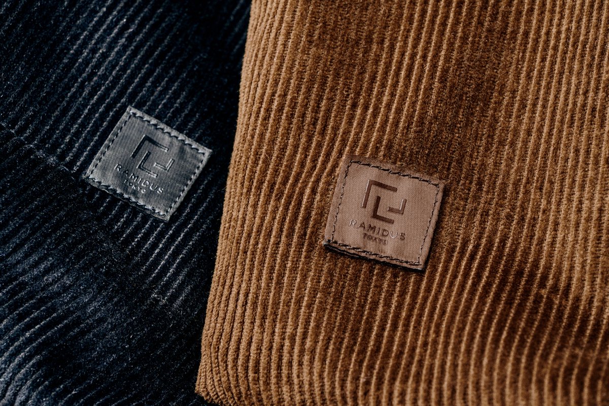 RAMIDUSTOKYO's tweet photo. New Collection|RIDGE
オーガニックコットンのコーデュロイを使用し、光の角度で表情を変える上品な生地感が特徴の25AW 新作「RIDGE」シリーズが登場します。
2025年10月4日(土)よりRAMIDUS TOKYO STORE、RAMIDUS ONLINE、一部のRAMIDUS取扱い店舗で発売予定となります。
#RAMIDUS
#ラミダス
#RIDGE https://t.co/u4iZA6h3mR