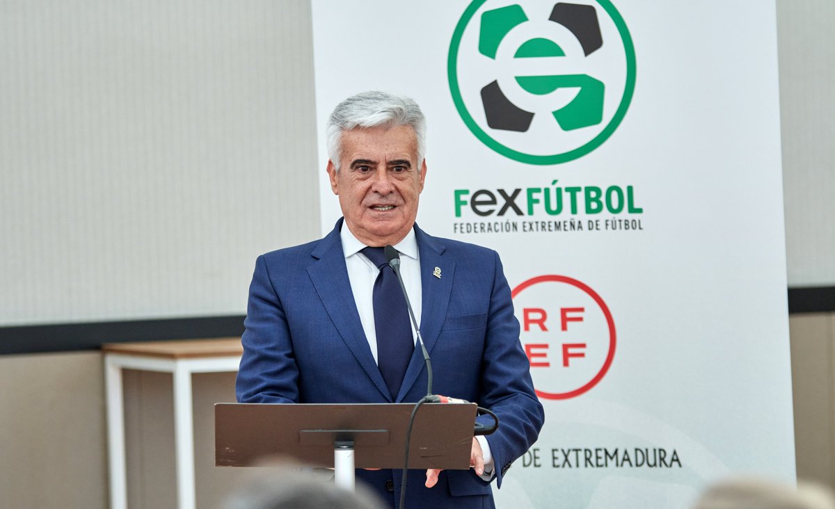 🏦⚽ | #Institucional |

📢¡La Justicia anula la inhabilitación del expresidente de <a href="/FedExFutbol/">Fexfutbol</a> y <a href="/rfef/">RFEF</a>, 𝐏𝐄𝐃𝐑𝐎 𝐑𝐎𝐂𝐇𝐀, una noticia que celebramos con gran júbilo desde la casa del fútbol extremeño!

✨Figura de reconocido talante y valía profesional, Pedro Rocha supo