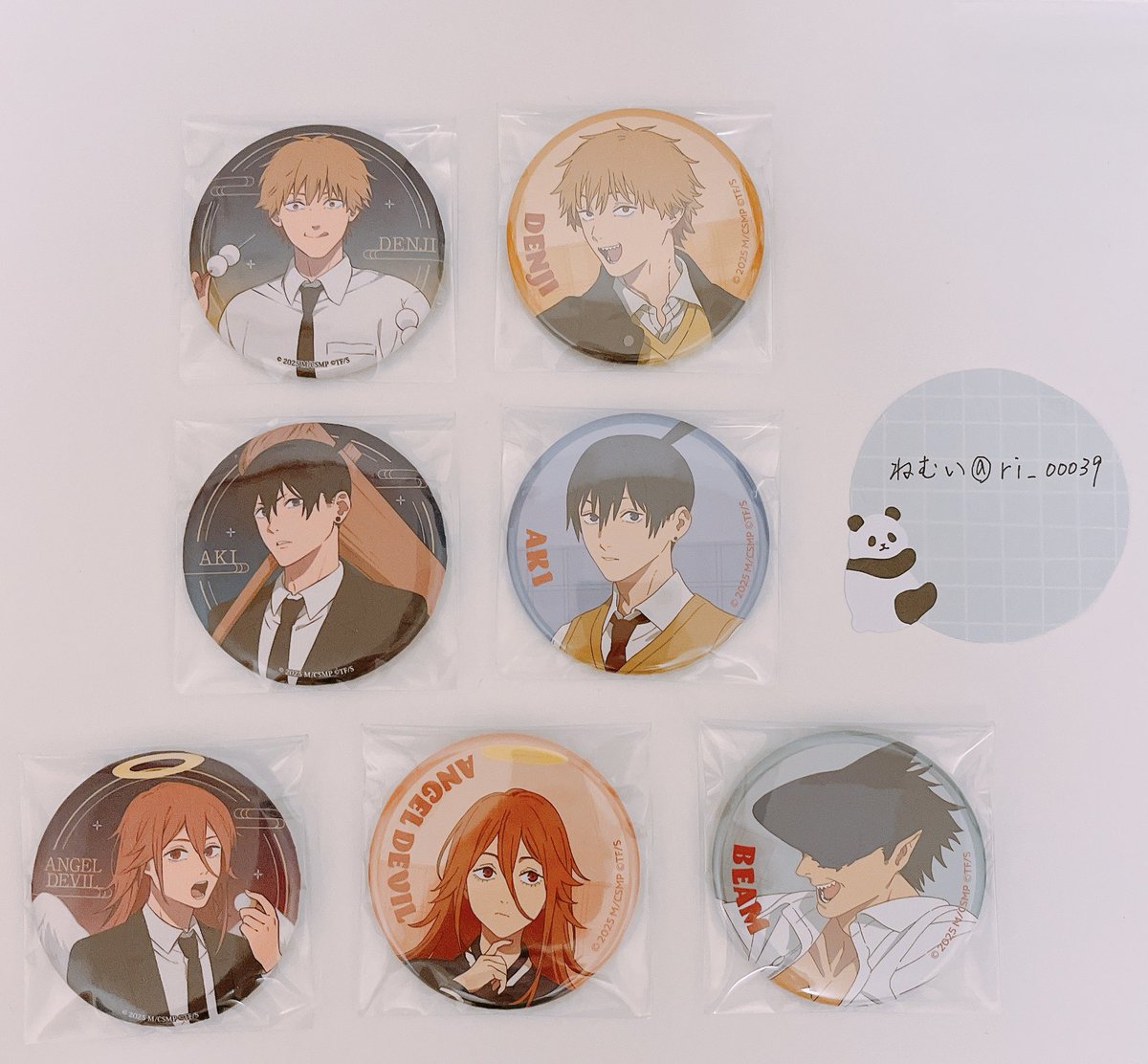 チェンソーマン カフェ マキマ 8点セット 缶バッジ アクリルスタンド