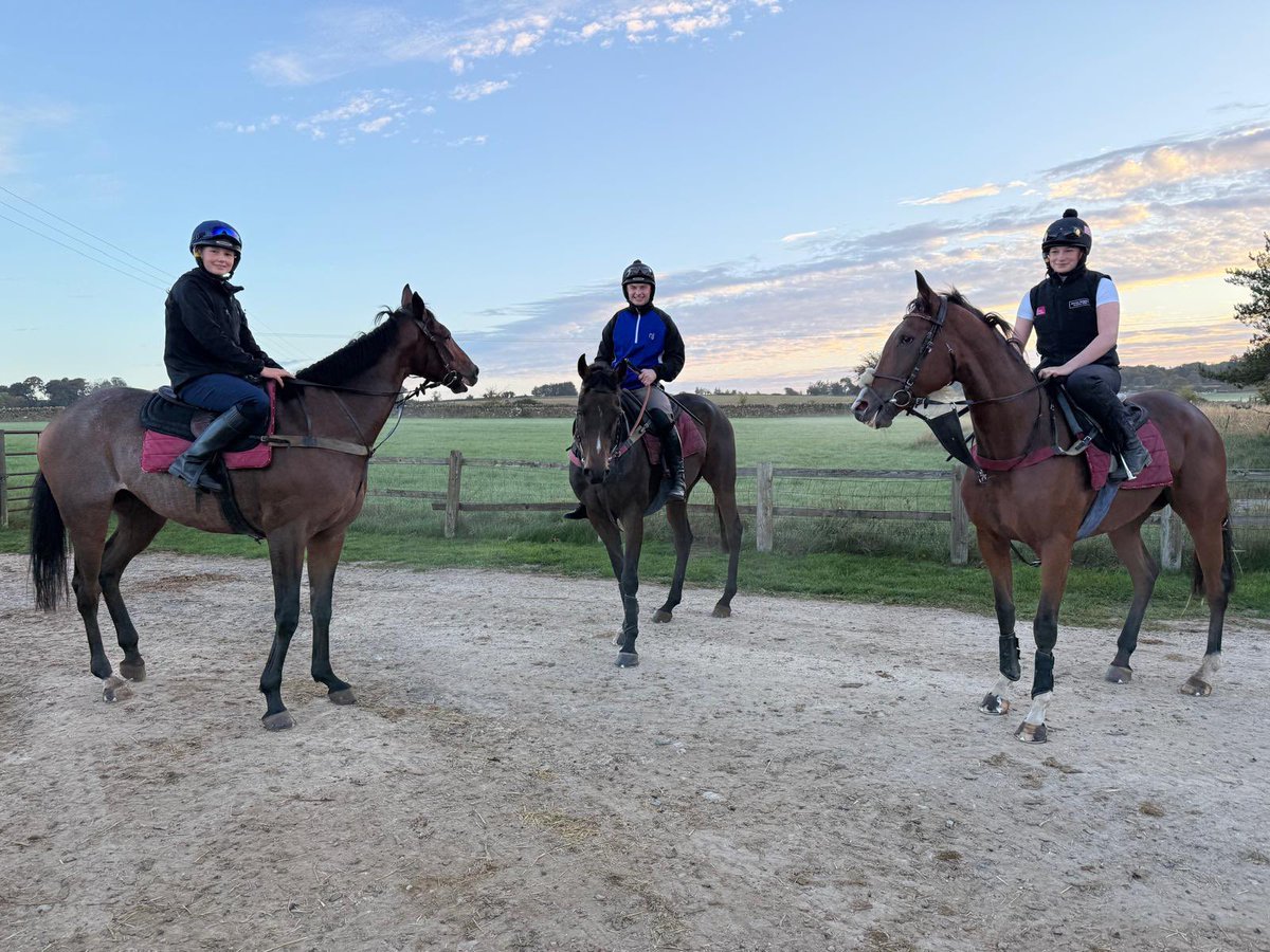 KeighleyTeam's tweet photo. Smile if you got to ride out with our Champion Jockey before school today!
Flo & Allegra actually rode 2 Lots before heading off to @CotswoldSchool #dedication #starsofthefuture https://t.co/Mh5cuBffL9