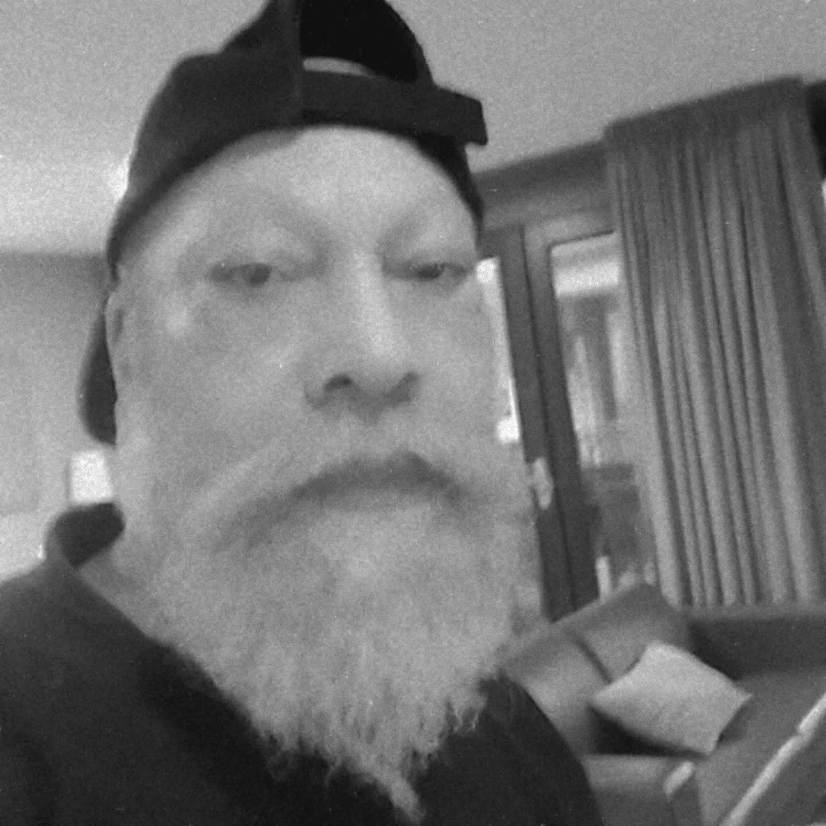 🇸🇪
Good afternoon in Sweden, I'm in my new apartment that I just bought.