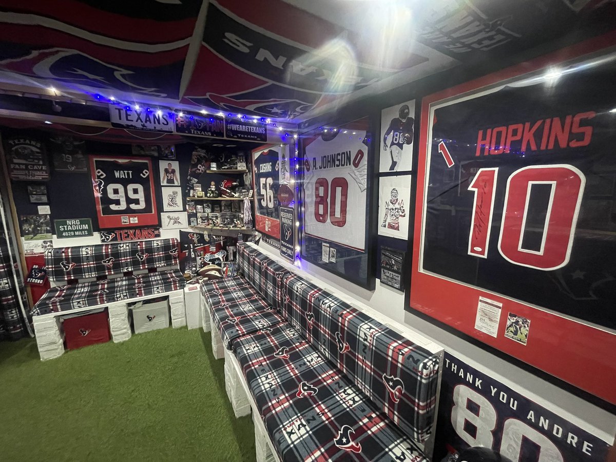 The_1_Hendo's tweet photo. @ConorOrr hey Dude Scottish not Irish and yeah my neighbours. Probably do think I’m mentally ill haha. Here’s an inside look for ya https://t.co/uePVWEL7Hf