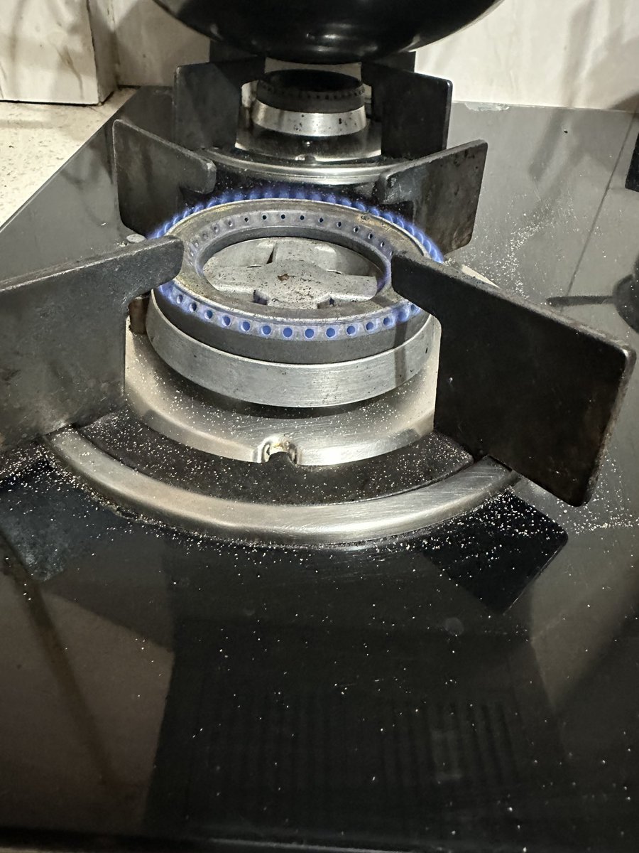 Vivek20011's tweet photo. Glen India guys Ur Gas  cooktops &amp; Chimney (Italy made) are worst quality, low flames &amp; pathetic customer care. @Glen__India https://t.co/lKpE93GISo