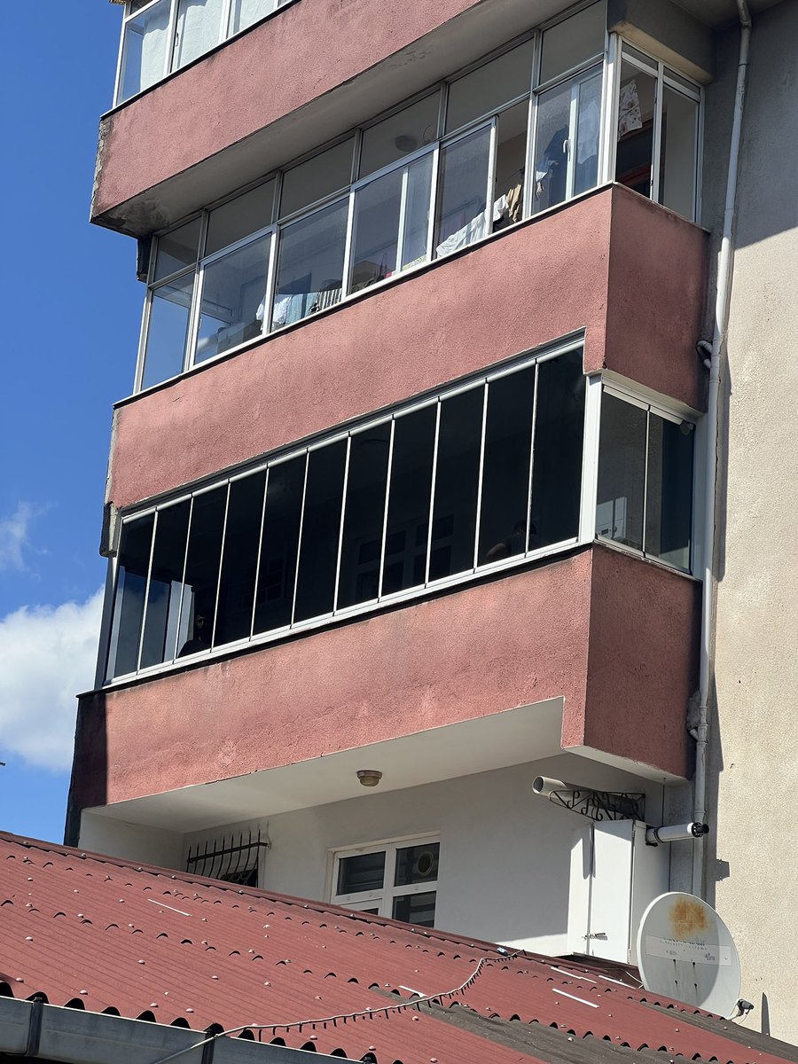 akbalcambalkon's tweet image. Ümraniye’ de Cam Balkon Çalışmamız #ümraniye #inkilap #cambalkom #katlanırcambalkon