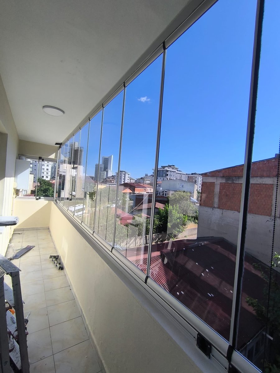 akbalcambalkon's tweet image. Ümraniye’ de Cam Balkon Çalışmamız #ümraniye #inkilap #cambalkom #katlanırcambalkon