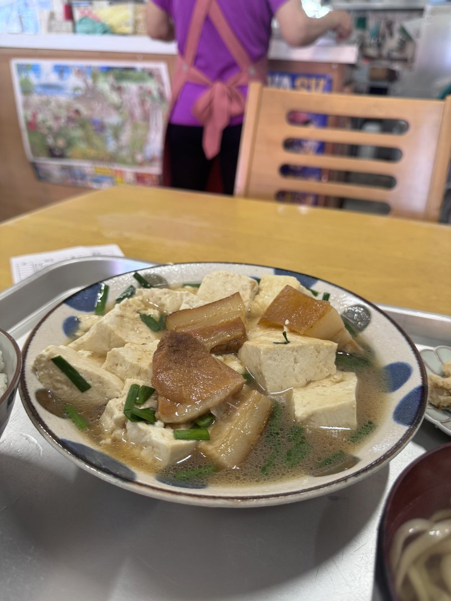098DEKA's tweet photo. 海洋食堂
〒901-0235 沖縄県豊見城市名嘉地１９２−１０豆腐が有名で美味いけど途中から飽きてしまう。もう少し三枚肉か結び昆布入ってたら最高！ https://t.co/KsmqFQs6mN