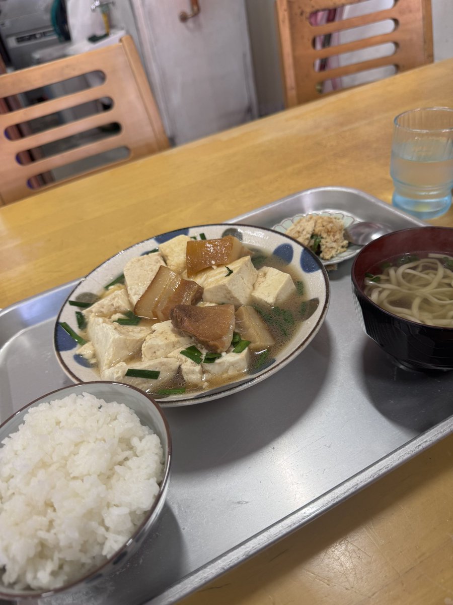 098DEKA's tweet photo. 海洋食堂
〒901-0235 沖縄県豊見城市名嘉地１９２−１０豆腐が有名で美味いけど途中から飽きてしまう。もう少し三枚肉か結び昆布入ってたら最高！ https://t.co/KsmqFQs6mN