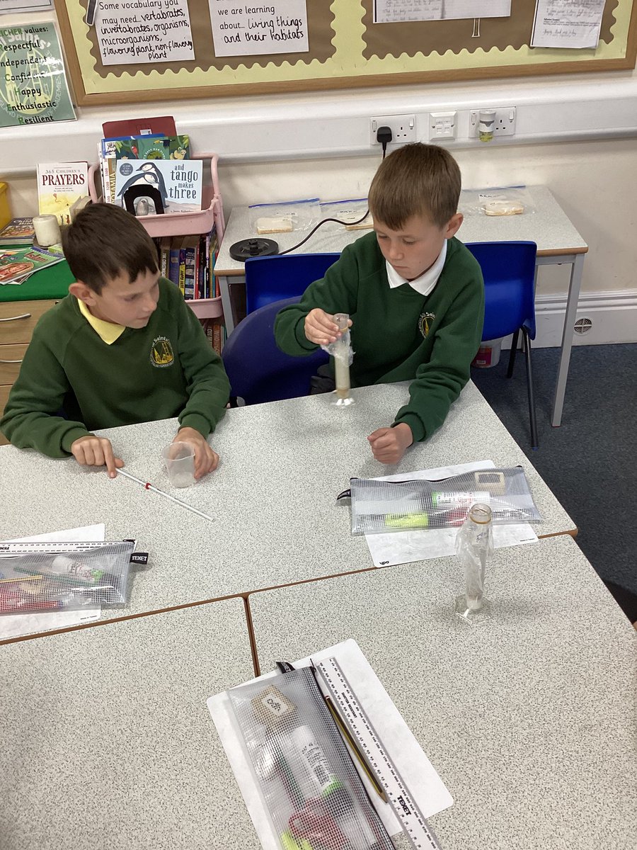 allsaintsfed's tweet photo. This week, as scientists, Team Thunberg (6H) have been investigating the effect sugar has on yeast! 🧫🧪 #ASFScience https://t.co/fvcs61ryHV