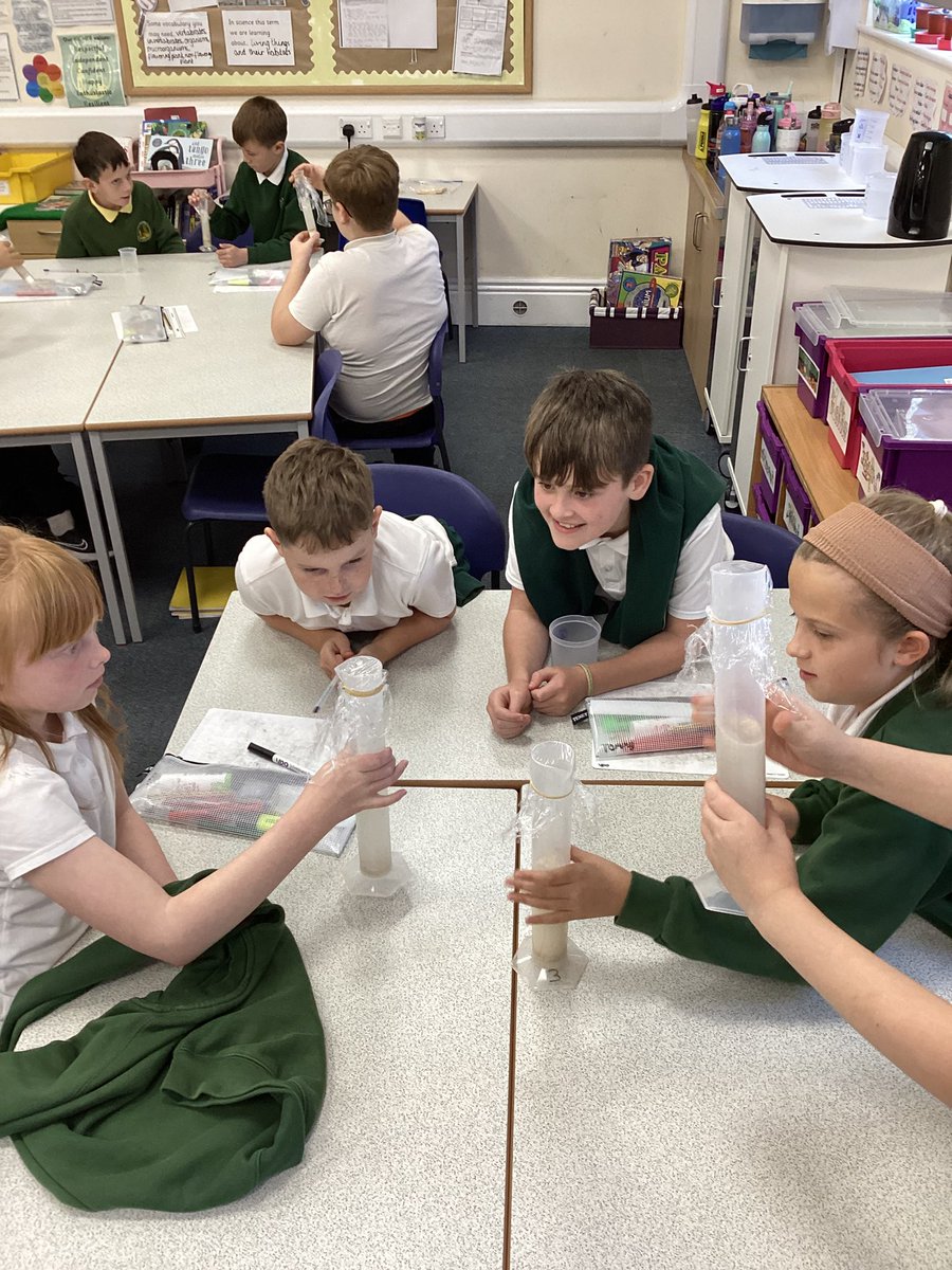 allsaintsfed's tweet photo. This week, as scientists, Team Thunberg (6H) have been investigating the effect sugar has on yeast! 🧫🧪 #ASFScience https://t.co/fvcs61ryHV