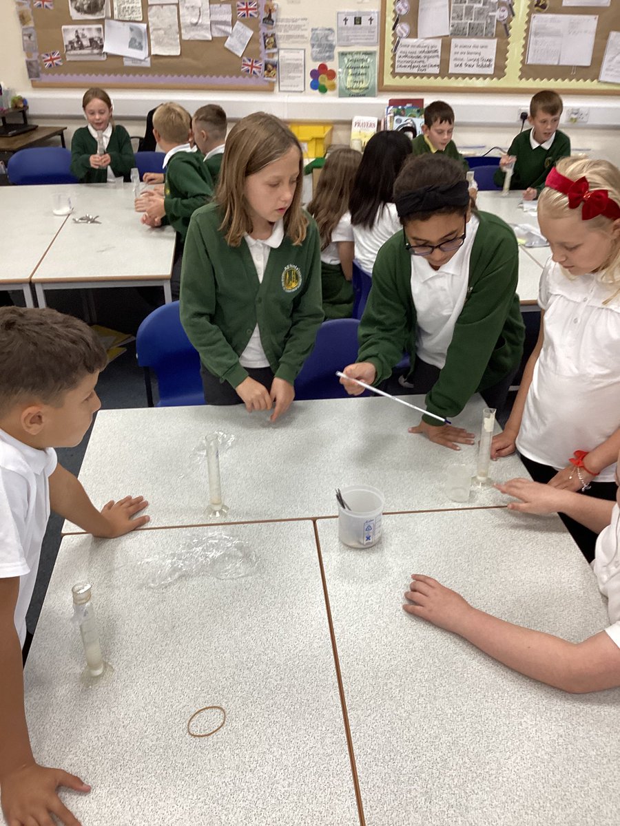 allsaintsfed's tweet photo. This week, as scientists, Team Thunberg (6H) have been investigating the effect sugar has on yeast! 🧫🧪 #ASFScience https://t.co/fvcs61ryHV