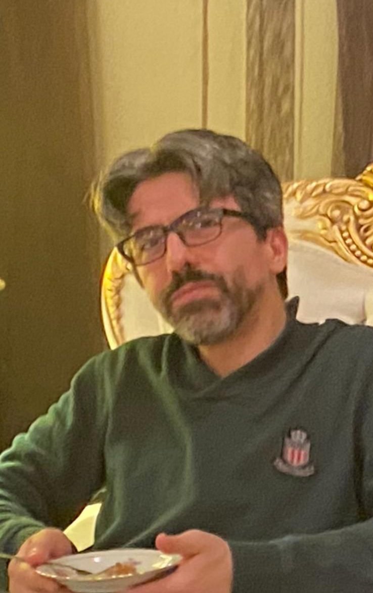 *Liberal Parti'den Açıklama* 

KHK’lar ile yüzbinlerce insan adil yargılama olmadan işinden edildi, özel sektörde çalışmaları dahi engellendi. Bu, açık bir sivil ölüm ve insanlık suçudur.

Bugün bu hukuksuz düzenin yeni bir kurbanı oldu:
📌 51 yaşındaki, 2 çocuk babası, İngilizce