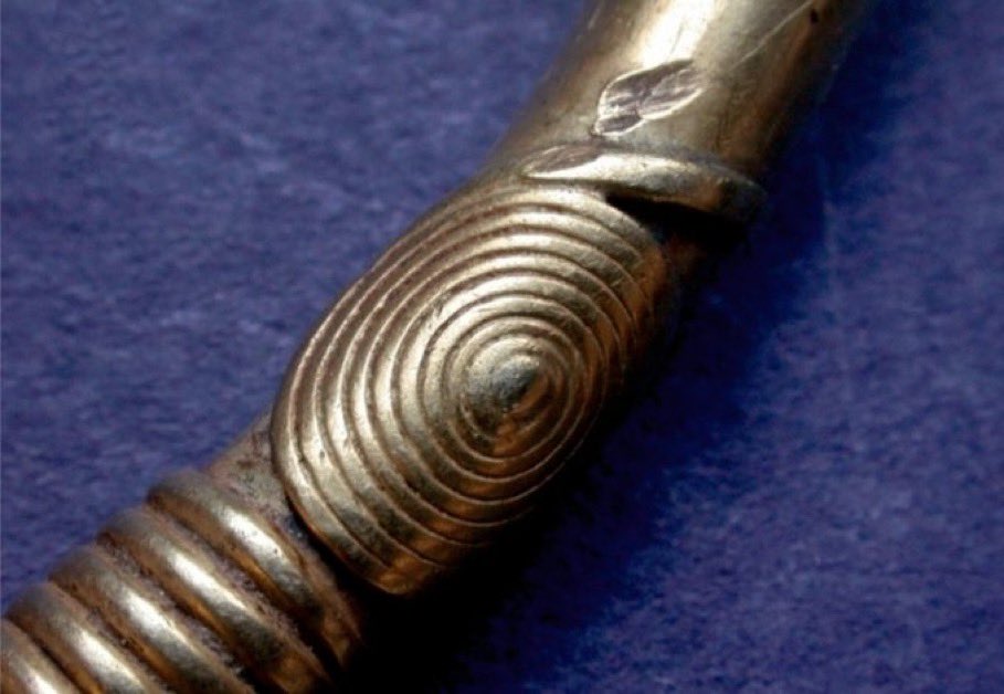 #TorcTuesday

The torc from Orbellido (#Galicia).  Maybe 1st century AD. A fine sample of Iron Age goldsmithing in former #Gallaecia.