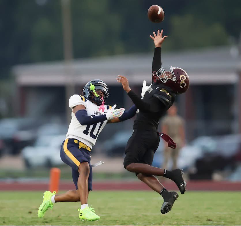 Braylon “B3” Fairley (@braylonfairley3) on Twitter photo 1-5 (‘27)
-16 Tackles
-4 Assists 
-2 Interceptions
-45 INT RET YDS
-4 PBU
(⬇️FILM⬇️)
hudl.com/v/2SrBP1 1-5 (‘27)
-16 Tackles
-4 Assists 
-2 Interceptions
-45 INT RET YDS
-4 PBU
(⬇️FILM⬇️)
hudl.com/v/2SrBP1