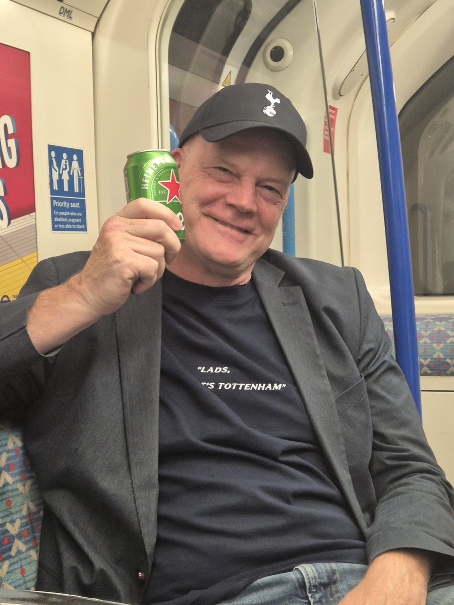 taraspring's tweet photo. Great live show last night. Guess who I met on the tube home? Mr Ottowa himself, with his precious can of Heineken. It was like having a celebrity in our carriage! @dannykellywords @VFTLpodcast @JackPittBrooke @charlieeccleshare #VFTLLIVE https://t.co/CdkHWAw7K8