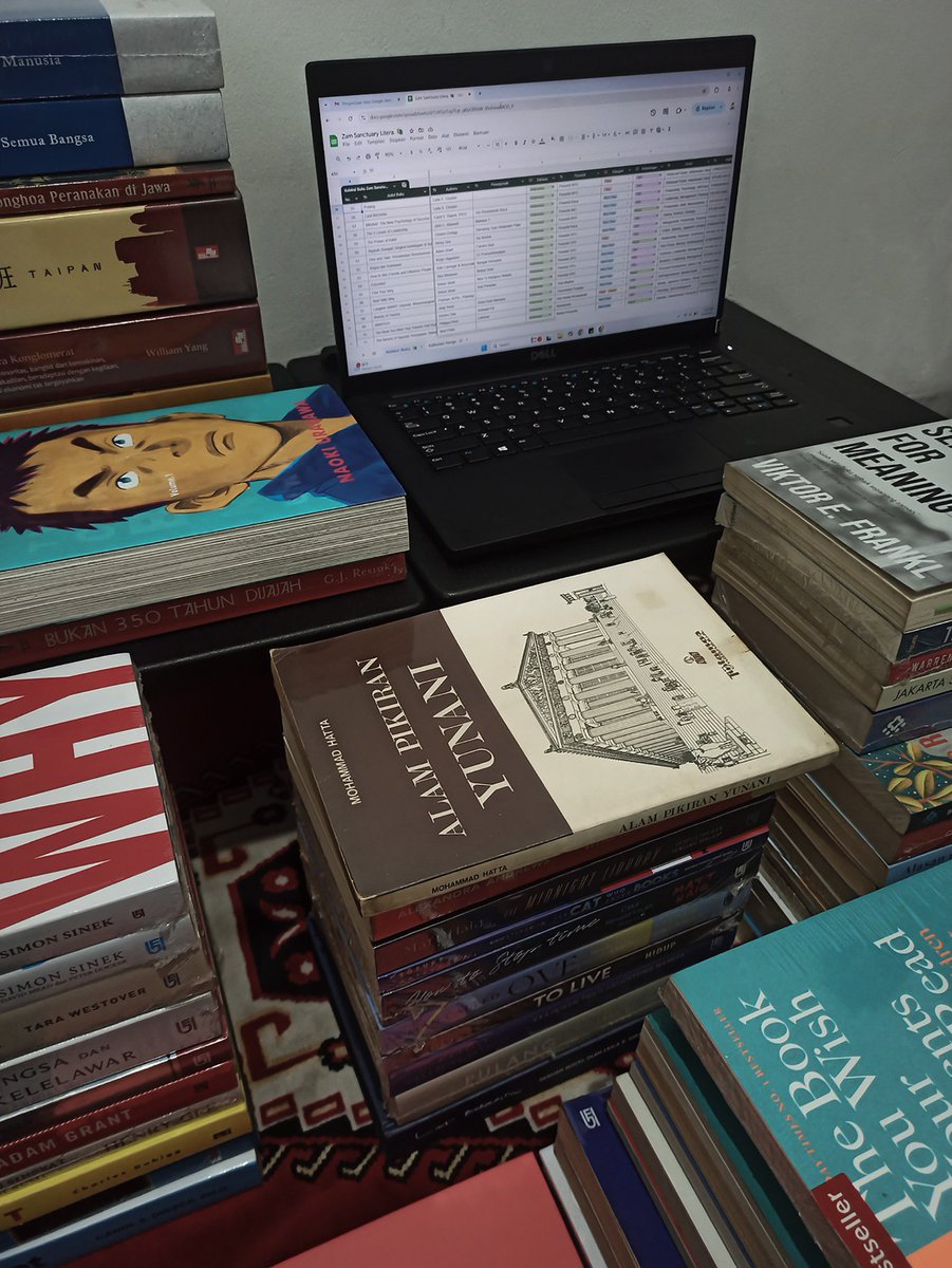 mazelatte's tweet image. The face                                            The book