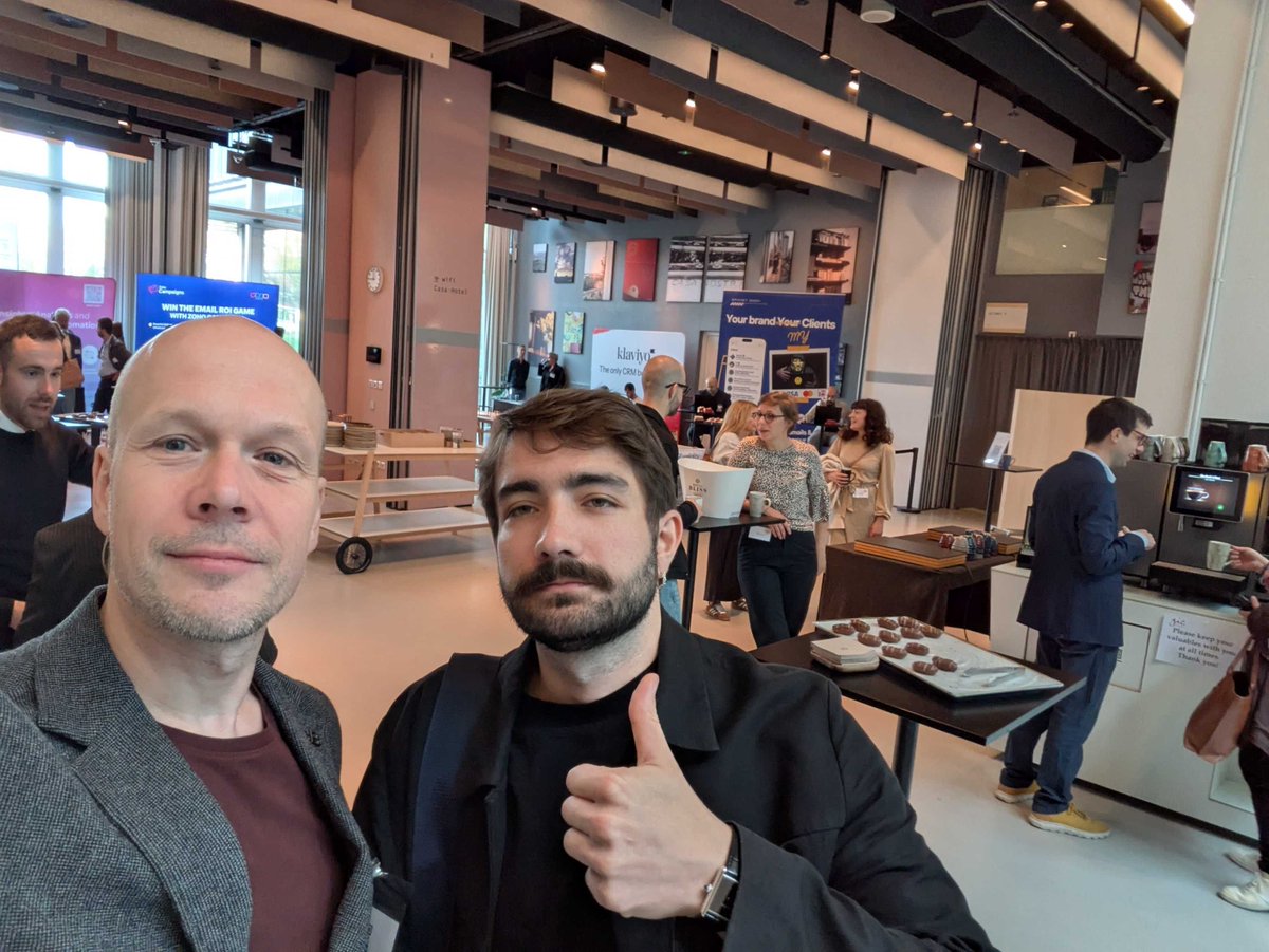 Activate v Amsterdamu! 🚲 Jirka Tomášek a David Sup vyrazili na Advanced E-mail Europe, kde se dnes točí největší buzzwordy jako: AI-Driven, Hyper-Personalised &amp; Customer-First

To zní, jako slušná dávka inspirace. ✨ Užijte si to, pánové!