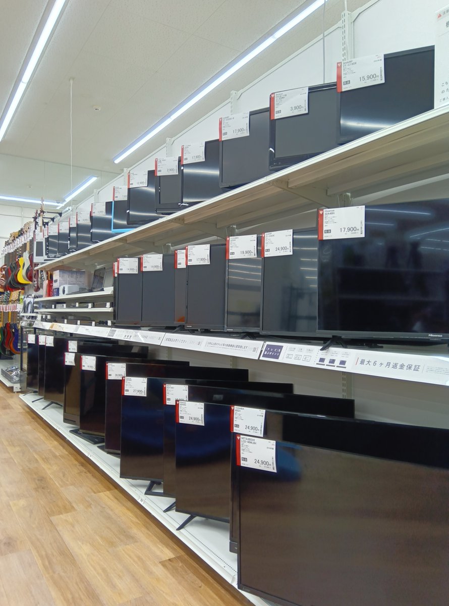 セカスト 福井やしろ店はオープンから間もない今が見どころ👍 秋の装い