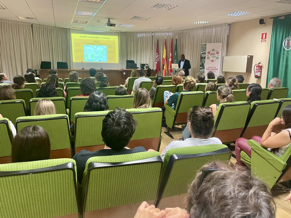 Unidad Divulgación Científica Fac.Veterinaria UCM (@udcvet) on Twitter photo 📢 El Dr Brian Musalo fue nuestro invitado del ciclo “Hablando de ciencia con…” en <a href="/VeterinariaUCM/">FVeterinariaUCM</a>, y dio una magnífica charla sobre su trabajo como veterinario de fauna salvaje en Zambia.
✨️ Lee aquí nuestra reseña: ucm.es/udcvet/habland…
#HablandodeCienciaVet
#Divulgación 📢 El Dr Brian Musalo fue nuestro invitado del ciclo “Hablando de ciencia con…” en <a href="/VeterinariaUCM/">FVeterinariaUCM</a>, y dio una magnífica charla sobre su trabajo como veterinario de fauna salvaje en Zambia.
✨️ Lee aquí nuestra reseña: ucm.es/udcvet/habland…
#HablandodeCienciaVet
#Divulgación