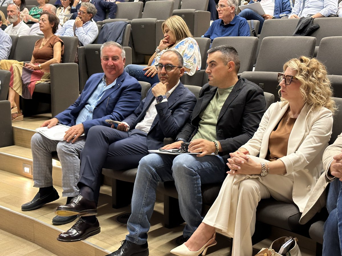 Giornata formativa Cisl FP Foggia con Aldo Gemma Segr.gen FP Puglia - <a href="/CostantinoCisl/">Carla Costantino</a> “#Formazione è strumento fondamentale per lavoratrici e #lavoratori spesso in prima linea, chiamati a garantire #servizi di qualità in #settori strategici della macchina pubblica dei #territori”
