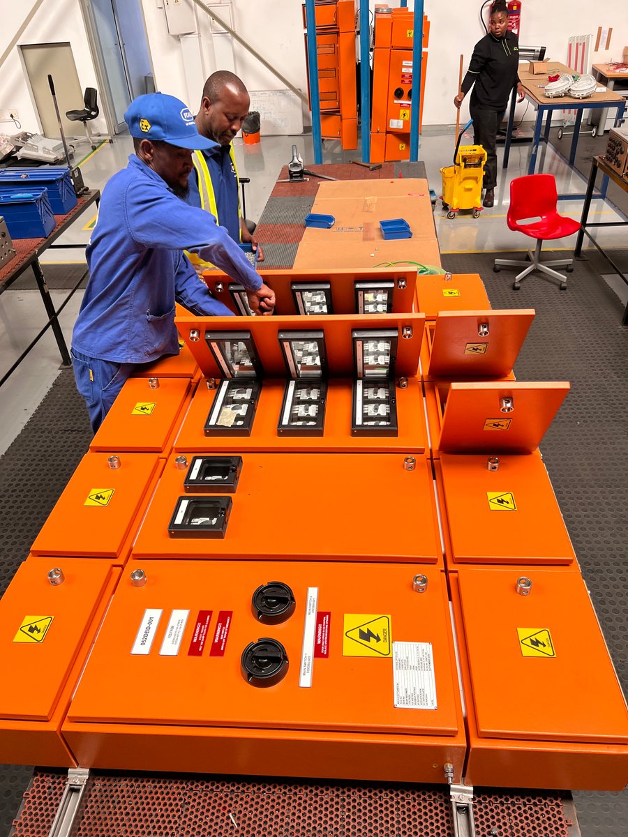 rstahlgroup's tweet image. 💛 Celebrating 50 years of R. STAHL Africa! 💛 Since 1975, we’ve delivered trusted #explosionprotection with local #expertise, custom solutions &amp;amp; lasting #partnerships. Thanks to our amazing #team &amp;amp; customers - here’s to 50 more years of safety &amp;amp; innovation! 🌍⚡