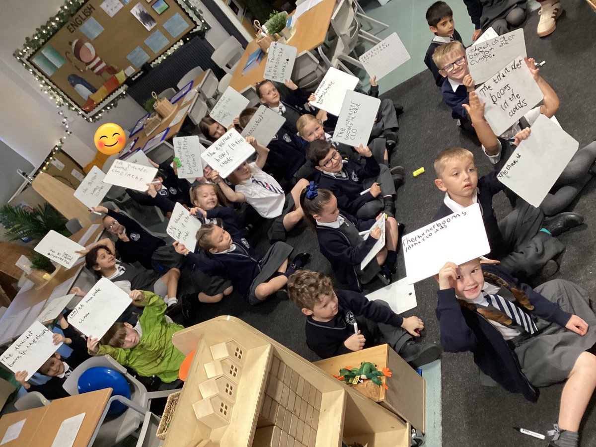 Misswalsh1_'s tweet image. More fantastic sentence writing in #class12 ! 🤩 @Year1Monksdown