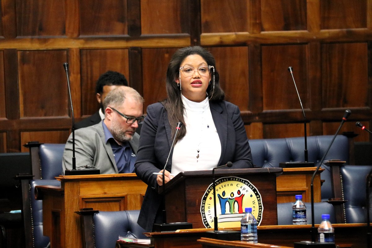 WCProvParl's tweet photo. At today's sitting of the House, the Western Cape Minister of Finance @deidrebaartman tabled the Provincial Economic Review and Outlook (PERO). #ParlProg https://t.co/uX8oIiJlah