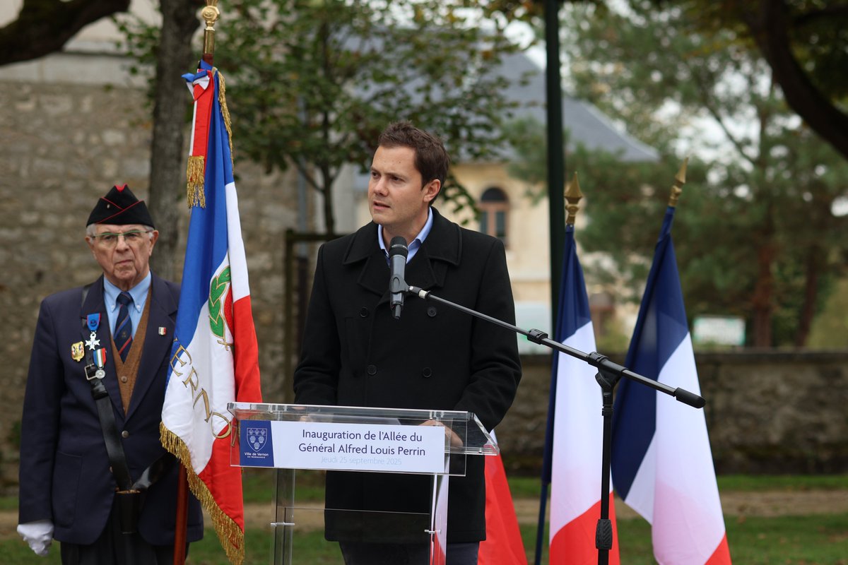 Vernon a rendu hommage au Général Alfred Louis Perrin en inaugurant une allée à son nom ! 

Ancien élève de Saint-Cyr, résistant, prisonnier de guerre pendant 5 ans, décoré de la Médaille des Évadés, il a marqué l’histoire militaire et locale.
Installé à Vernon en 1955, il a