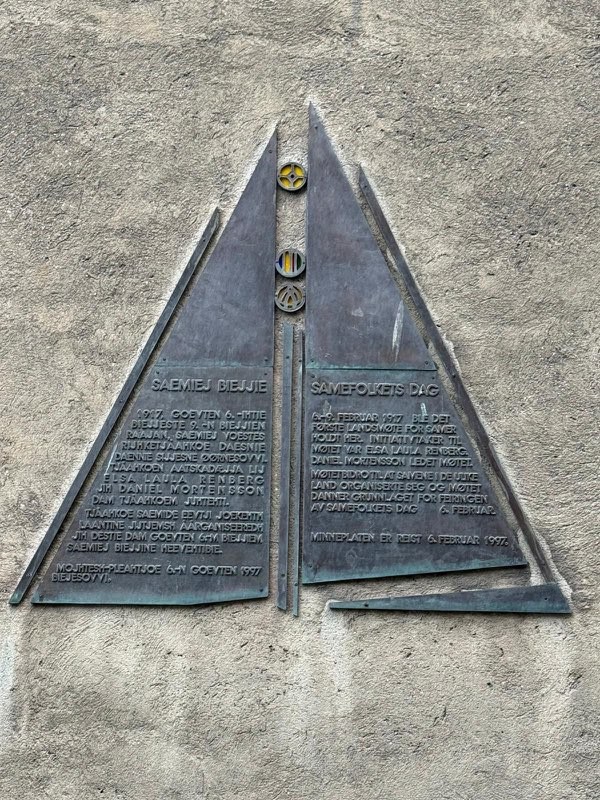 CanadaNorway's tweet photo. Today we visited the site of the 1917 Sámi Assembly in Trondheim, initiated by Indigenous leader Elsa Laula Renberg.

This reflection coincides with Canada’s National Day for #TruthAndReconciliation — a powerful reminder of global Indigenous resilience and solidarity. #NDTR2025 https://t.co/tnuRpHmDAn