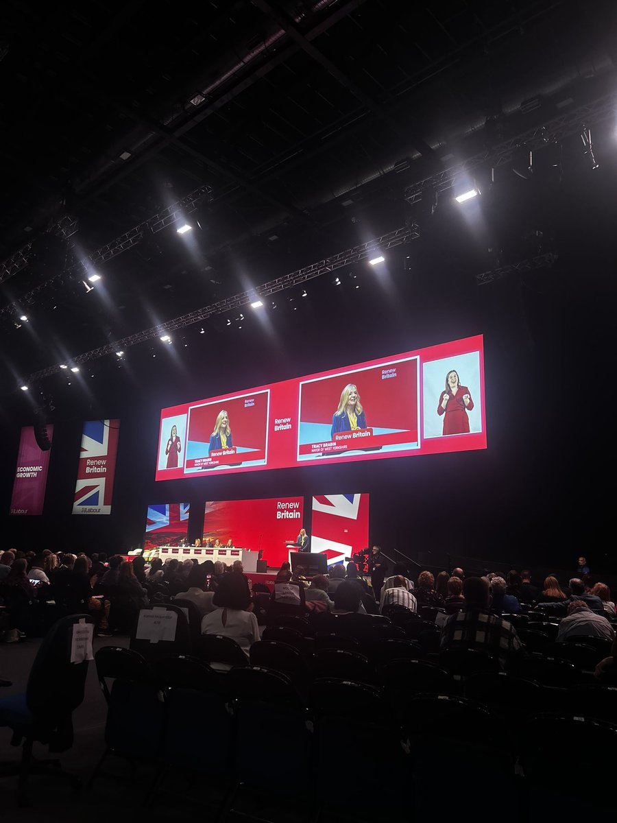 Really inspiring to hear from our very own West Yorkshire Mayor <a href="/MayorOfWY/">Tracy Brabin, Mayor of West Yorkshire</a> this morning as she delivered the Mayoral Report. #Lab25 #WestYorkshire
