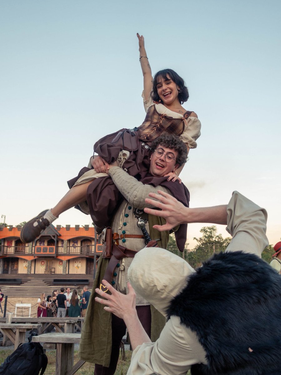 CryptosporeNG's tweet photo. Pennsylvania Renaissance Faire https://t.co/2bQ6cEaqs6