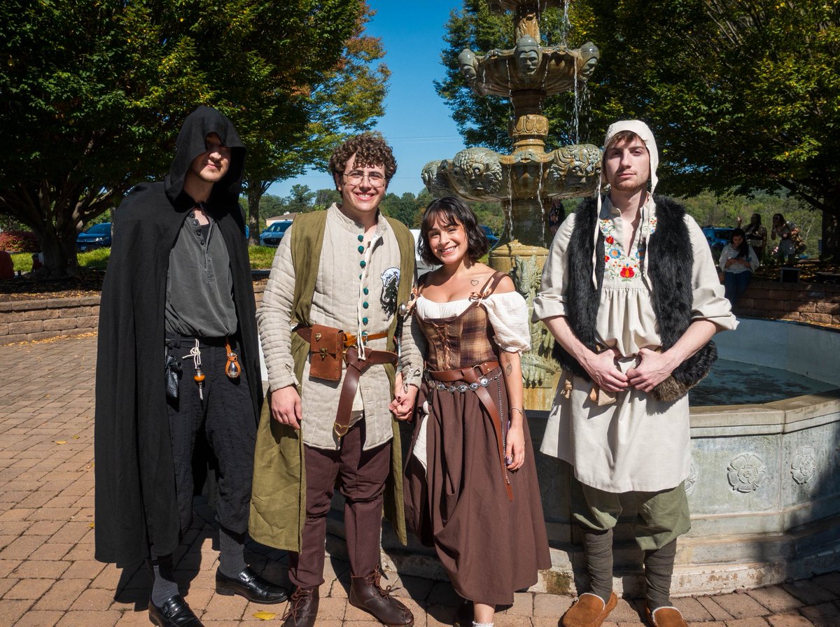 CryptosporeNG's tweet photo. Pennsylvania Renaissance Faire https://t.co/2bQ6cEaqs6