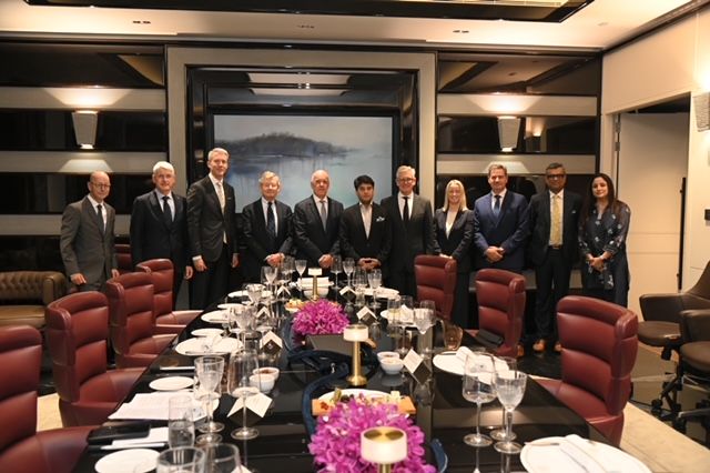EricssonIndia's tweet photo. 🇮🇳 India is shaping the future of #5G.
🤝 Our CEO Börje Ekholm met Hon’ble Minister @JM_Scindia to strengthen collaboration.
📡 From locally made antennas to next-gen R&D, Ericsson is proud to support #DigitalIndia and beyond.
@Officejmscindia
#TeamEricsson #EricssonIndia https://t.co/U3il2SfSjx