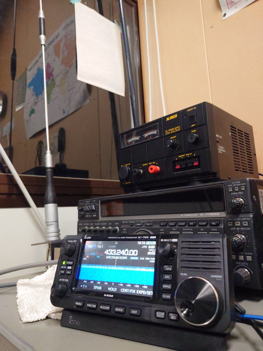 NITGC_RadioClub's tweet photo. 代表のリグで433.024で出ようと思ってますぅ

5Wですがもし交信できる方がいらっしゃいましたらぜひ... https://t.co/0fGyp6Q3m6