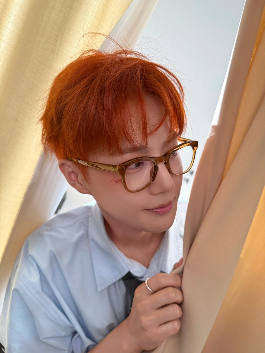 weareoneEXO tweet picture