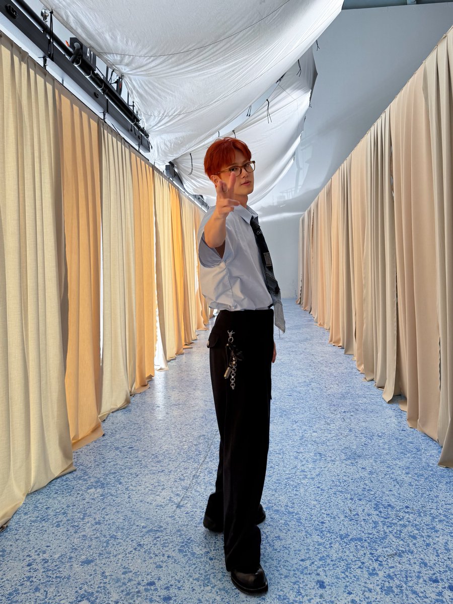 weareoneEXO tweet picture