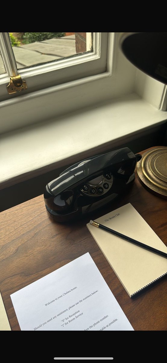 GPO_Retro's tweet photo. 🖤 The GPO Audrey Black looking right at home at The Sloane Club, Chelsea.
Timeless design, modern hospitality.

#Chelsea #HotelDesign #GPORetro https://t.co/OTkZaYoMZL