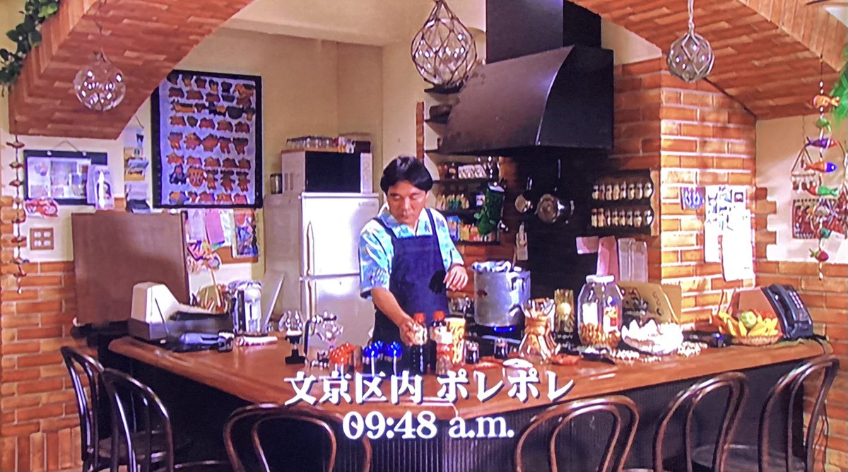 taka_69s's tweet photo. 主人公たちを支えるおやっさん。本作の場合、小林昭二さんが演じた立花藤兵衛のようにヒーローの特訓に一役買うような役回りにはならないだろうということで、激しくボケながらもみんなを和ませ何気に��ますマスター役をきたろうさんにお願いしました。たまに見せる切ない表情に打たれます😢
#kuuga https://t.co/aBjZ4Fs5MJ