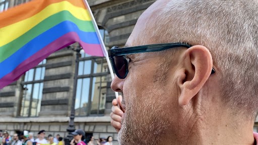 HikariGroupe's tweet image. Être prêtre et être gay : un interdit dans l’Église catholique. Pour la première fois, ils ont accepté de s&apos;exprimer face caméra. 
Des prêtres gays brisent le silence. Un reportage de A. Giraud, N. Lautier et A.C. Gourraud, Arte Regards ce  1er octobre.
#arte #lgbtqia