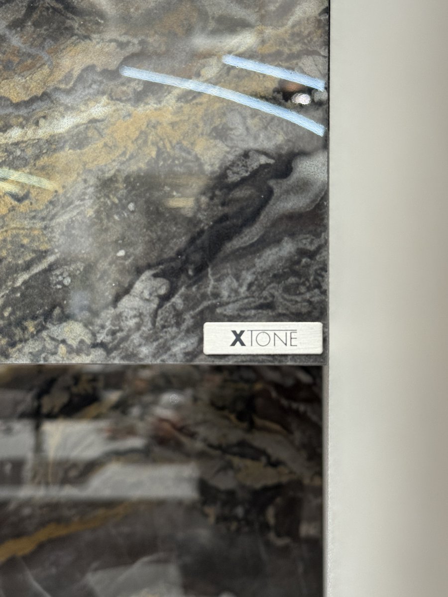 La #SmartKitchen de <a href="/Porcelanosa_es/">Porcelanosa</a> une diseño, innovación y funcionalidad ✨
Sus superficies aportan resistencia y fácil mantenimiento, mientras que la tecnología integrada convierte cada gesto en una experiencia más cómoda, moderna y sostenible