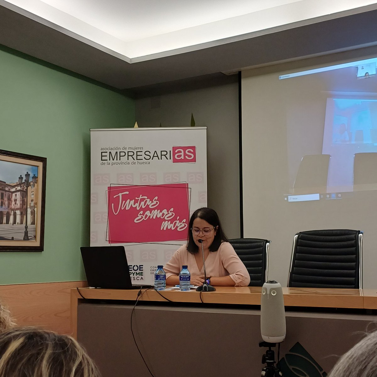 Inicio de la jornada sobre brecha de género impulsando por <a href="/Amephu/">Amephu</a>
<a href="/cepyme_/">CEPYME</a>  #juntassomosmas <a href="/CCOOAragon/">Comisiones Obreras Aragón</a>