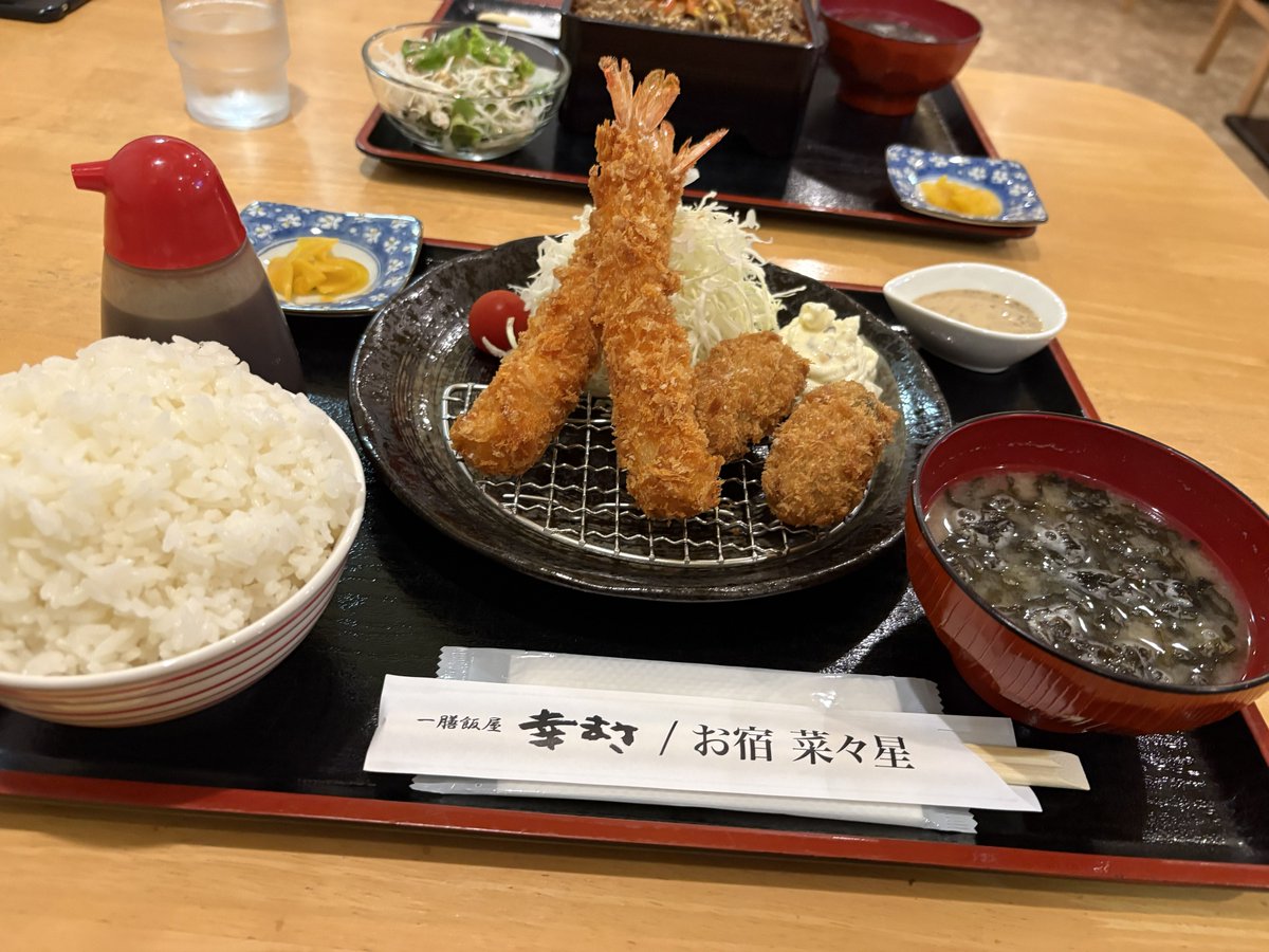 mame2525non's tweet image. メーカーの人を新駅へ送る前に幸まささんで腹ごしらえ😋
おデート中のゆっぴ〜
いた🙄
さーて、会社戻って仕事しよ😗
