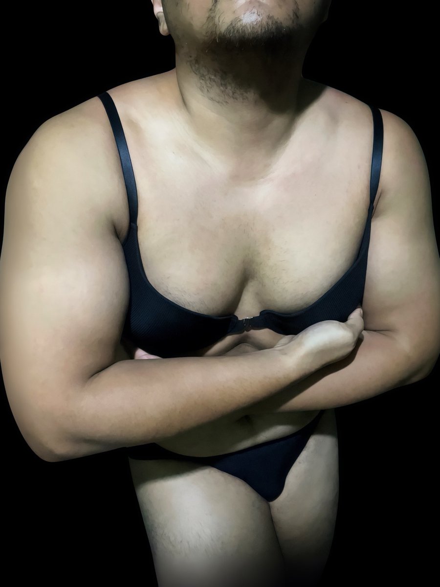 pec_torials's tweet photo. My boobies are servin’ for you 💅 #xdress #boysinlingerie #meninlingerie #meninbras #boyinbras #femme https://t.co/8JH8fXXFcI