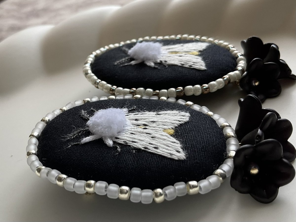 刺繍&amp;雑貨 conch -いきもの刺繍- 蝶と蛾の祭展10/1-5 (@conch_tenohira) / X