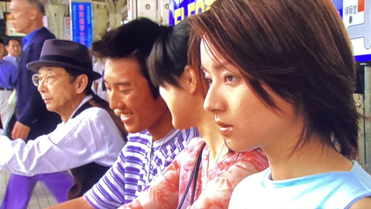 taka_69s's tweet photo. 脚本には「××線○○駅（仮）」となっていますが、長石監督は城南大学や関東医大病院の劇中設定（共に文京区）に照らして、御茶ノ水駅や総武線のホームをロケ地に選んだんだと思います。
まさか都会のど真ん中、���降客の多い御茶ノ水でロケ出来るとは思ってもいなかったのでリアルさに驚きました
#kuuga https://t.co/qBHVNB6oiR