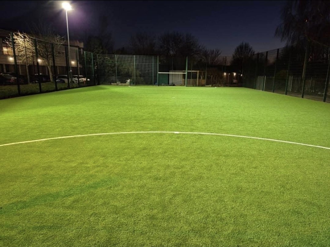 CF11 have recently upgraded their Astroturf pitches to state-of-the-art 4G playing surfaces with built in shock pads.
We have availability on both our indoor and outdoor 4G astroturf pitches.