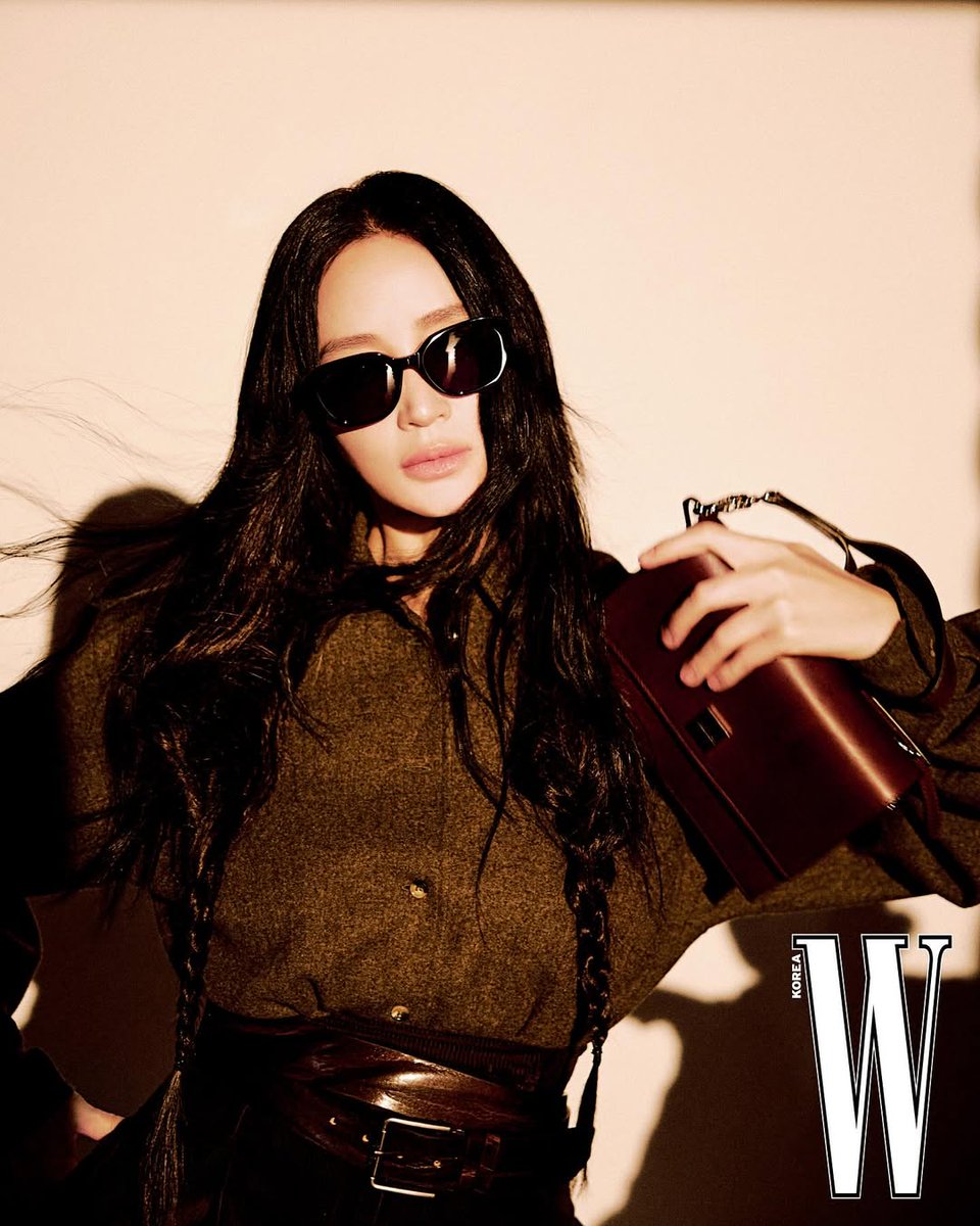 Gale_T22's tweet photo. สวยตาแตกมากกกกกกกก🔥🤎✨🌹❤️‍🔥🖤❤️

🖇️Cr.wkorea
#คิมฮเยซู #kimhyesoo #김혜수 https://t.co/qfRswYOJg6