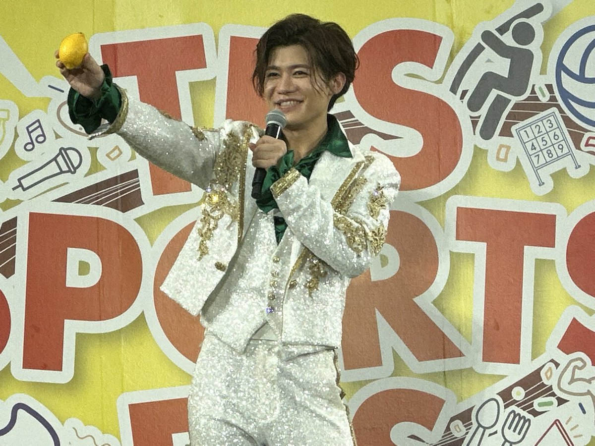 7221Nknk's tweet image. #うたコン 本日19時57分より‼️
#新浜レオン さん登場✨
いつも明るく元気な歌声届けてくれます🎤
小学生にも大人気😊
#FunFunFun は憂鬱な気分も吹っ飛びます‼️
#WAKIWAKIダンス で元気になりましょう✨