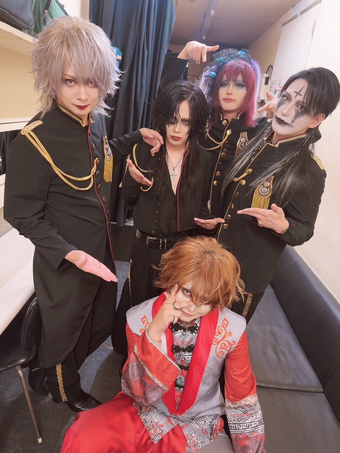 LAY ABOUT WORLD イザナ チェキ LAY ABOUT WORLD イザナ (@LAW_Izana) / X