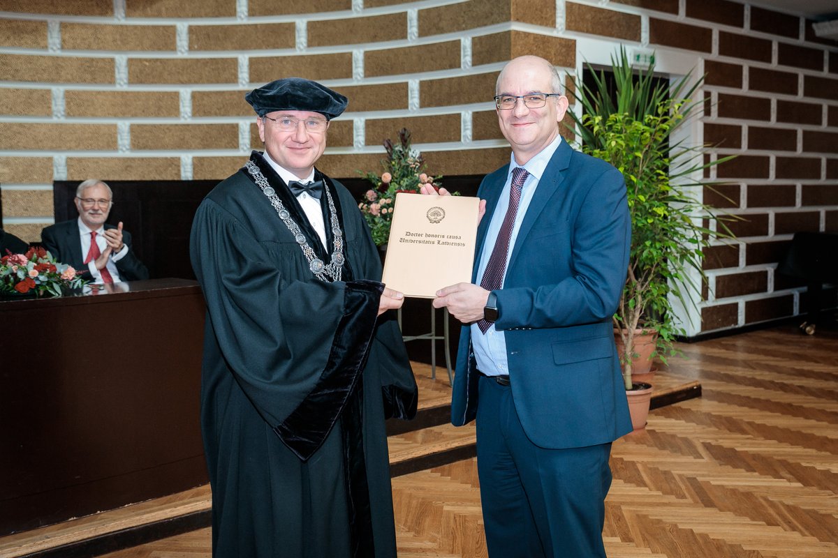 TRANSLATE tweet media